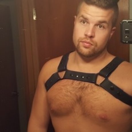 Rightmeow freie erwachsene fotos