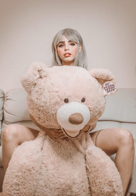 Odett Mart model exklusive bilder