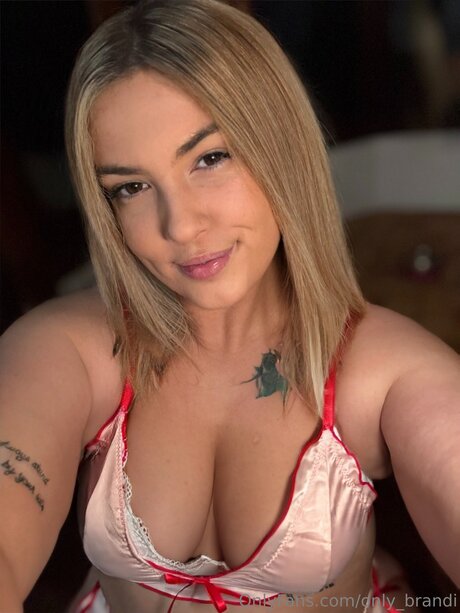 BRITISH BRANDI RAEE_ kostenlose exklusive fotos