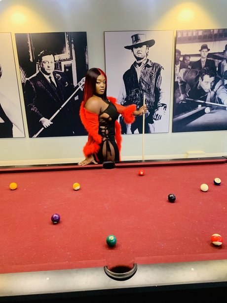 Olivia Grand top akt bilder