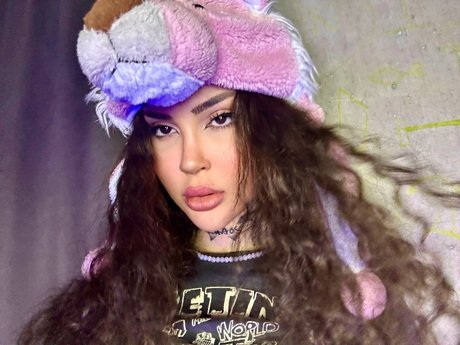 Damla zden nackt hübsche galerie