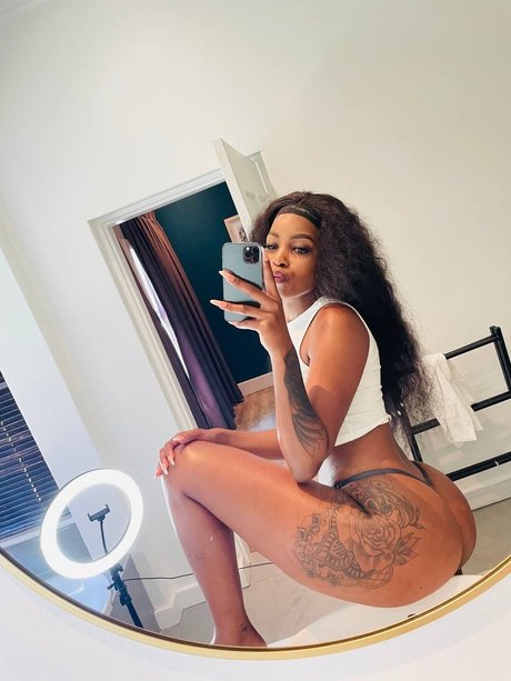 Owamie nacktheit erwachsene bilder