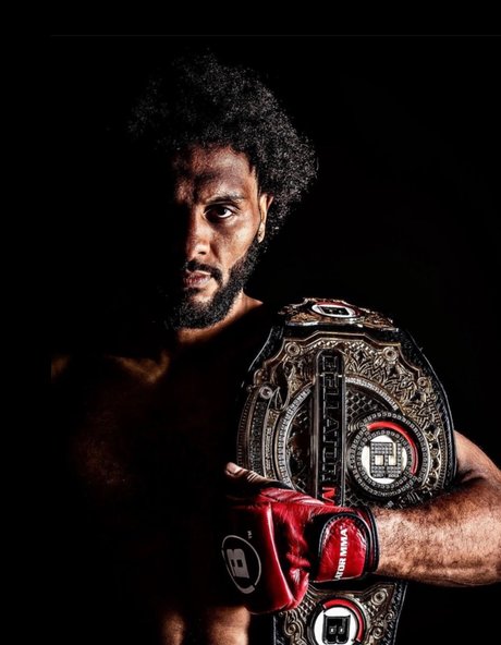 AJ McKee nackt erotische bilder