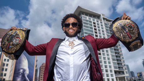 AJ McKee schauspielerin kunst foto