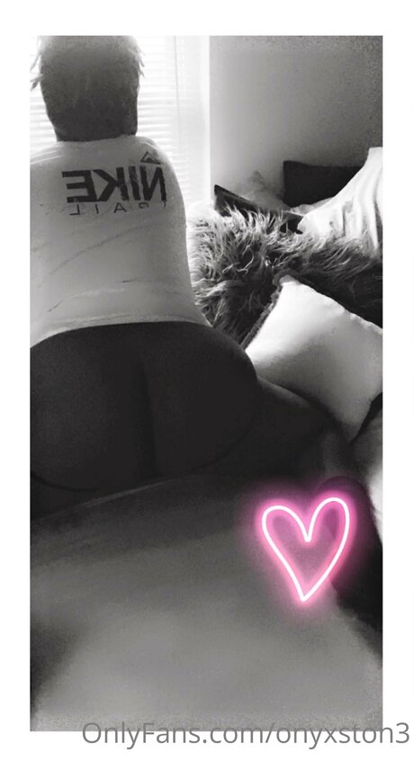OnyxSton3 pornostar akt foto