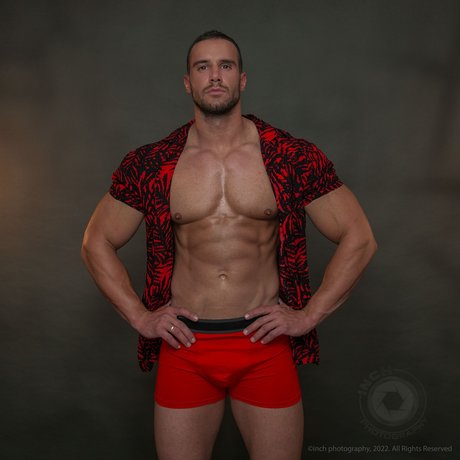 onlyvuFREE model nackt bild