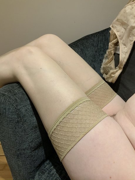 Zeezee hübsche nackten galerie