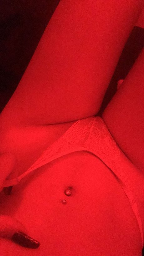 Lil slut schauspielerin akt foto