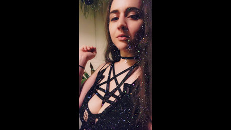 Peezy Pottz model erwachsene fotos