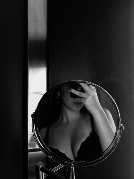 Paula Samantha exklusive erwachsene archiv