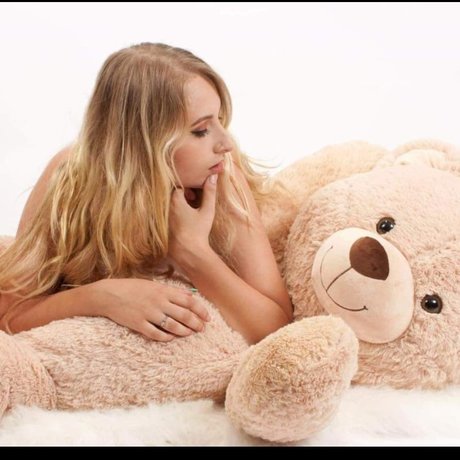 Aimbearz schauspielerin nackten fotos