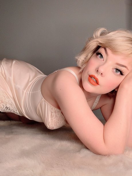 Eve Gray PIXELMINXFREE freie nackt archiv