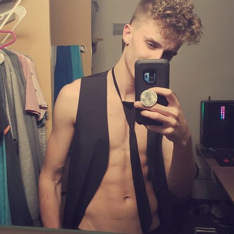 Daddy Emperor erwachsene nackten fotos