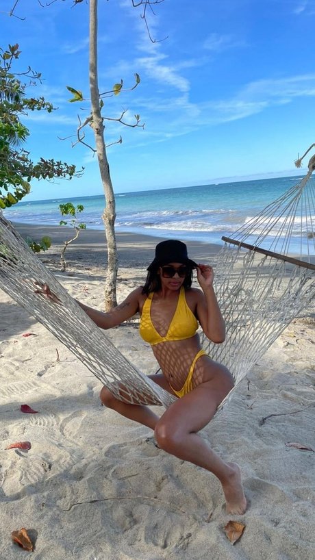 CoralSexy 22 model hd archiv