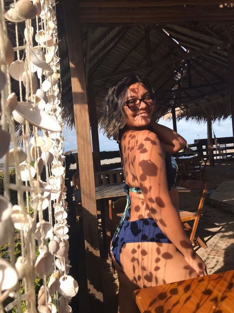 Anne Caroline freie hübsche archiv