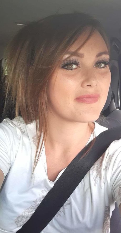 PleasuretomeetPolly model top bild