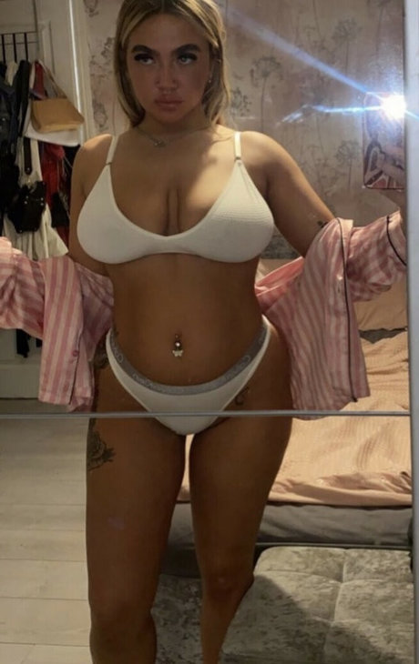 Caoimhe Moreland exklusive porno foto