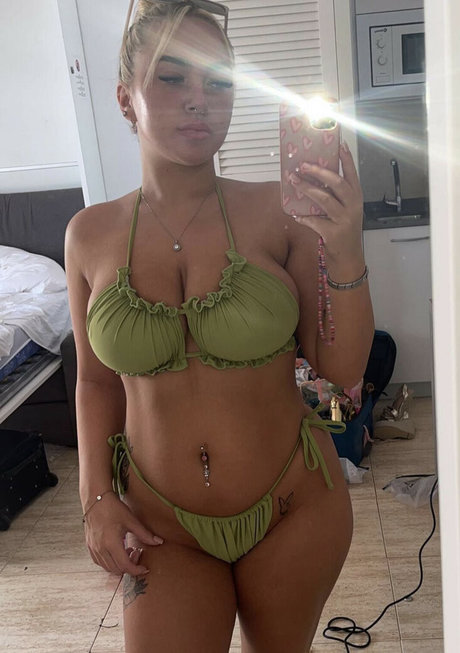 Caoimhe Moreland kostenlose nackte galerie