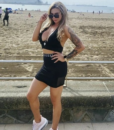 Gabriela Lori hübsche heiße galerie