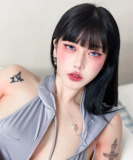 Naughty Rabbit Bilder