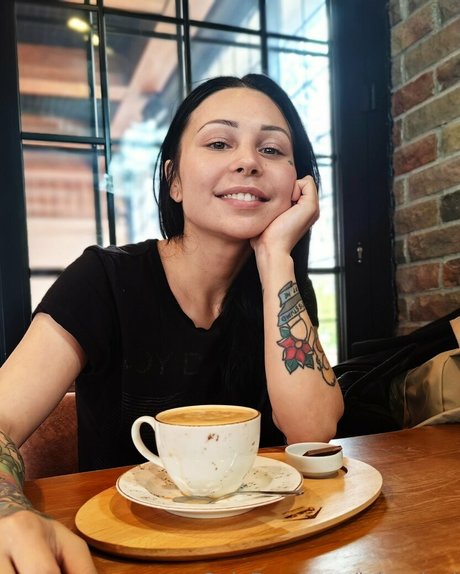 lola pixel hübsche nacktheit bild