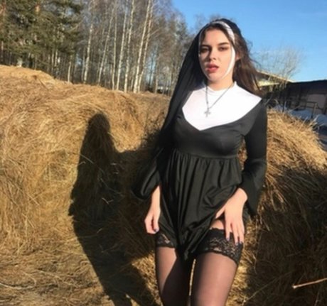 alice wood heiße akt foto