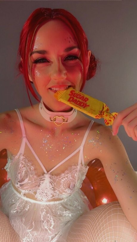 avacrucio exklusive akt archiv