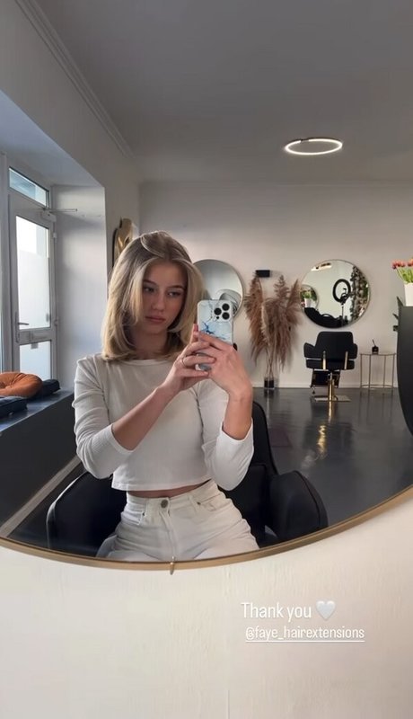 elena zbt erwachsene akt bild