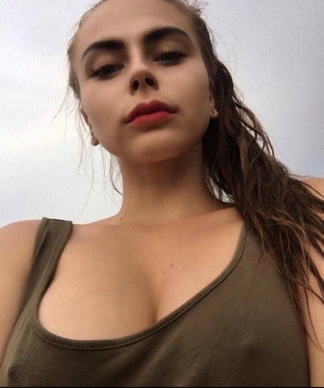 Mihalina Novakovskaya sexy kunst archiv