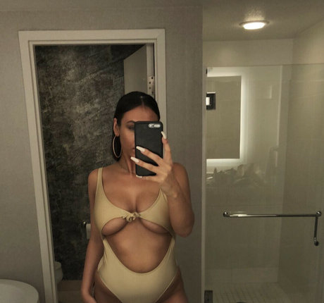 Erin Case nackt schöne foto