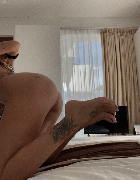 Aiza Dolmatova erwachsene top bilder