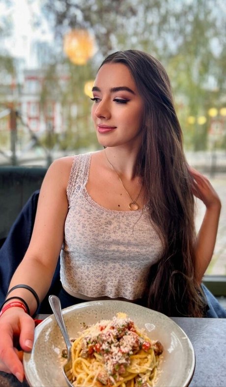 Miss Mikkaa perfekte nackt foto