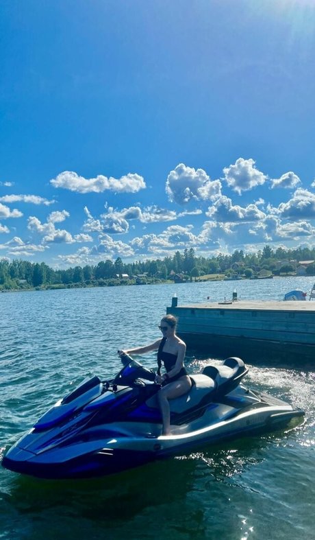 Miss Mikkaa freie nette foto