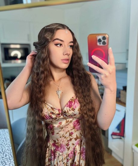 Miss Mikkaa freie sex bild