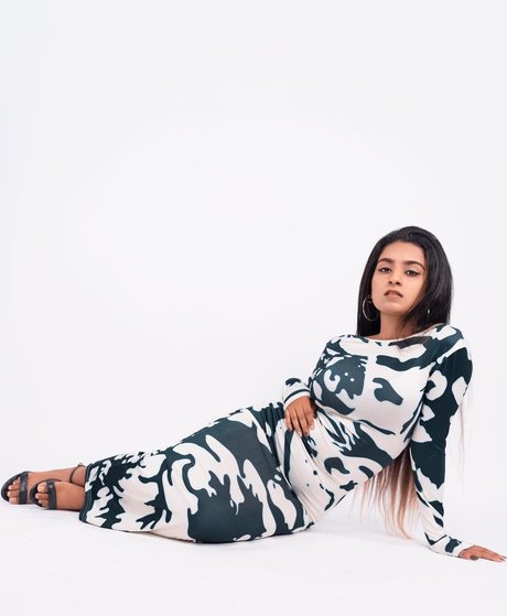 Suhana Khan kunst nackte galerie