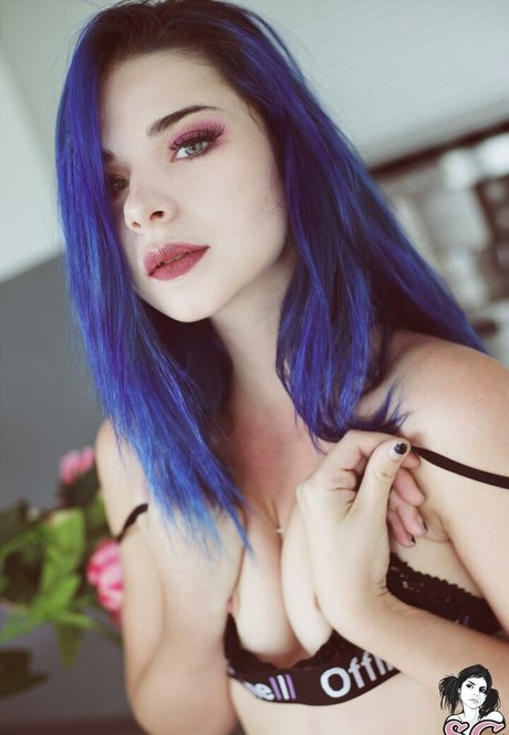 Kuroha model sex bilder