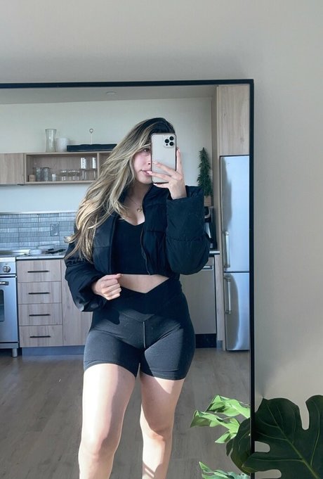 Emmamarie Gomez model nackten foto