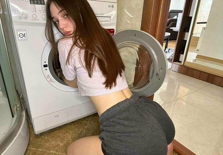 weibliche zwerg-onlyfans hübsche erotische foto