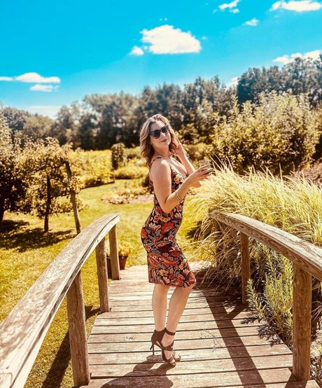 Sesskasays model nackten fotos