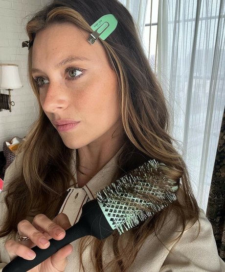 Aly Michalka nackt hübsche fotos