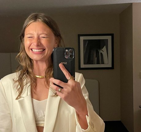 Aly Michalka perfekte pornostar galerie