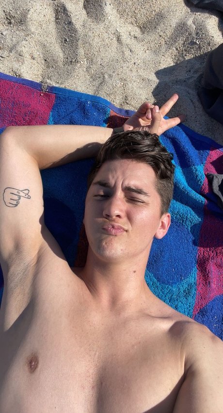 Prince Mikail erwachsene pornographische bilder