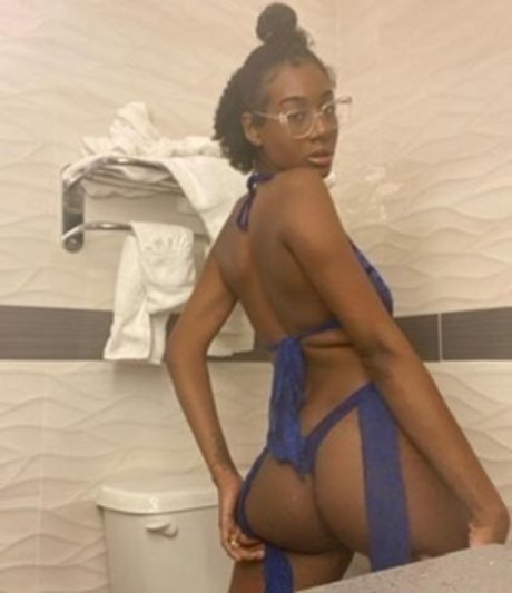 COCOAAANUFFIE nacktheit schöne bilder