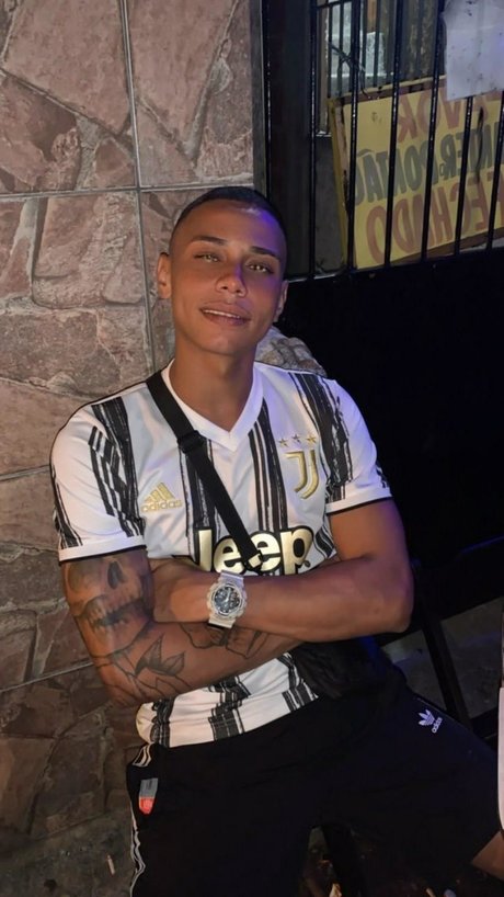 Dereck lisboa nackt hd bild