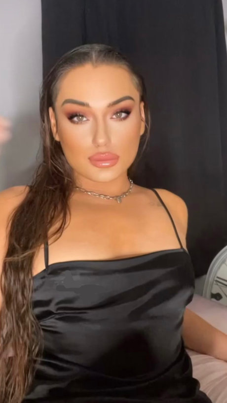 BAD TRANS HO_ freie nacktheit bild