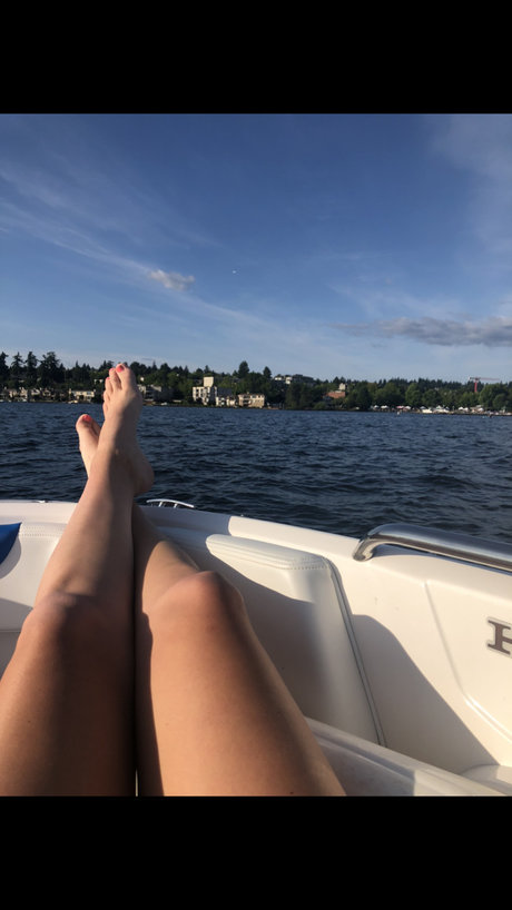 Queen of Feet nackt kostenlose bilder