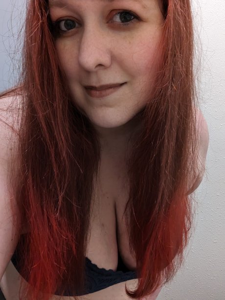 Queen in Chaos_ erwachsene hübsche foto