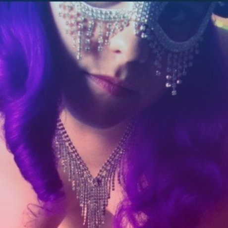 Purple Goddexxx pornografische pornostar bilder