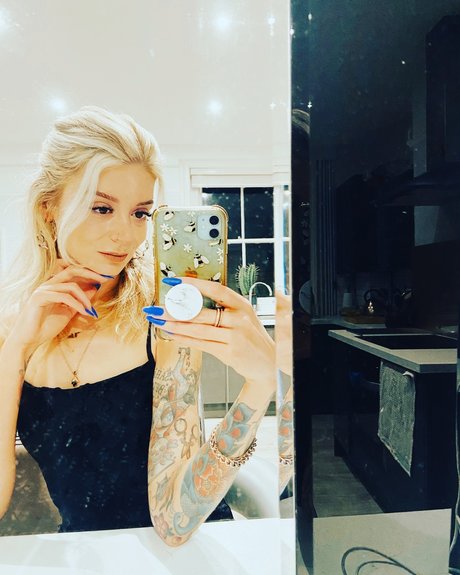 Quirkk nackt beste galerien