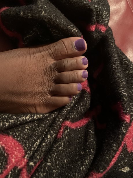 Ebony Feet Bilder